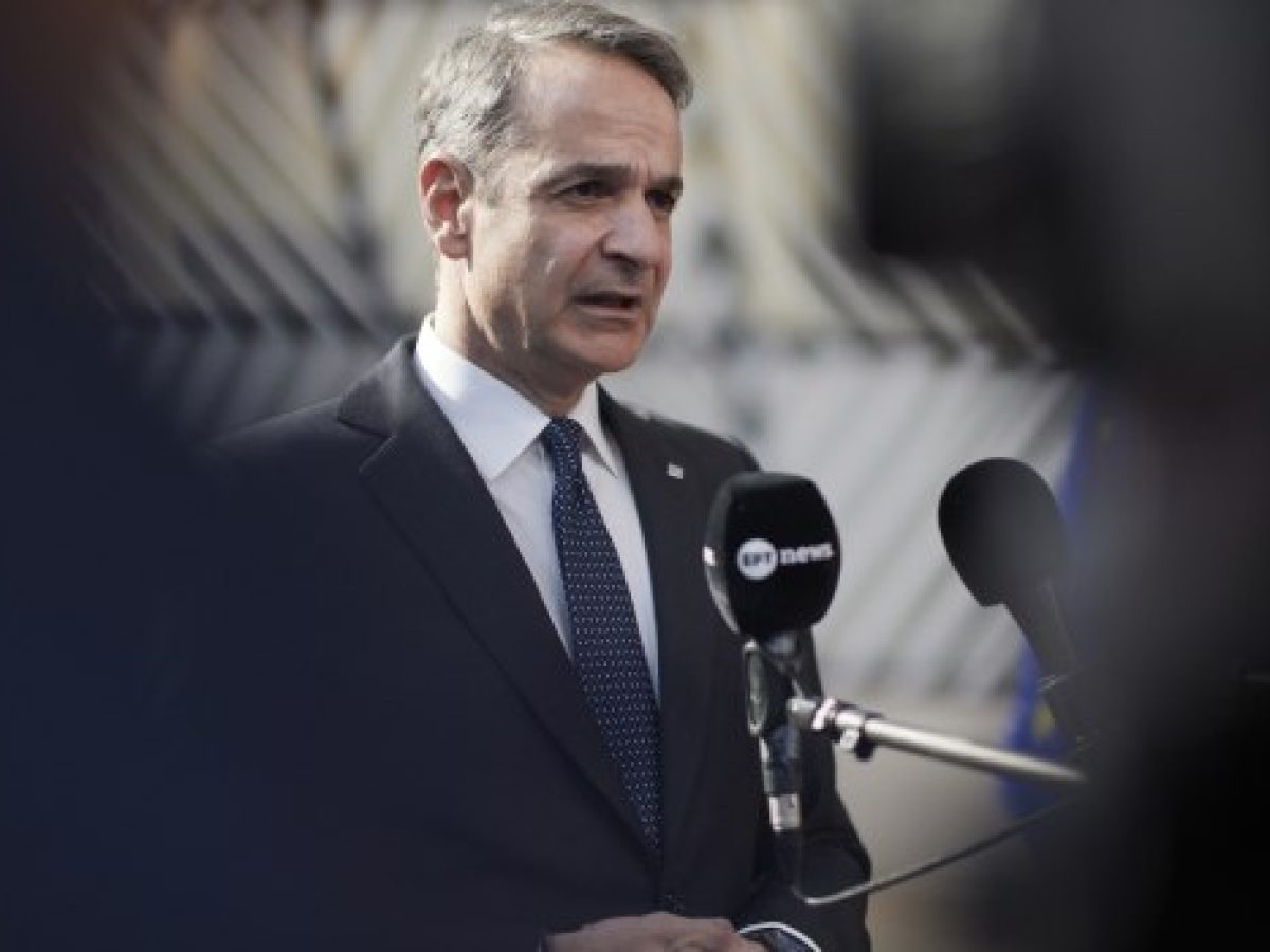 «Πυρά» κομμάτων για την αοριστολογία Μητσοτάκη στην αντιμετώπιση των οικονομικών συνεπειών του πολέμου