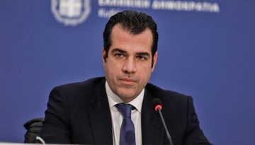 Πλεύρης: Στο τραπέζι η απαγόρευση της μπούρκας στην Ελλάδα