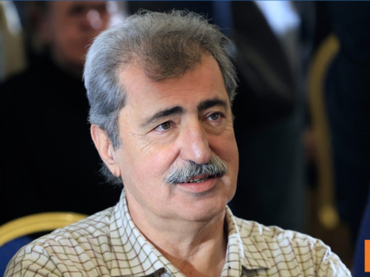 &Pi;&omicron;&lambda;ά&kappa;&eta;&sigmaf; &gamma;&iota;&alpha; &sigma;&upsilon;&nu;&epsilon;&rho;&gamma;&alpha;&sigma;ί&epsilon;&sigmaf;: &Omicron; &Sigma;&Upsilon;&Rho;&Iota;&Zeta;&Alpha; &nu;&alpha; &alpha;&pi;&epsilon;&upsilon;&theta;ύ&nu;&epsilon;&iota; &pi;&rho;ό&sigma;&kappa;&lambda;&eta;&sigma;&eta; &gamma;&iota;&alpha; &sigma;&upsilon;&mu;&pi;ό&rho;&epsilon;&upsilon;&sigma;&eta;, &alpha;&pi;ό &Pi;&Alpha;&Sigma;&Omicron;&Kappa; &kappa;&alpha;&iota; &Kappa;&Kappa;&Epsilon; &mu;έ&chi;&rho;&iota; &tau;&omicron; &laquo;&mu;ό&rho;&phi;&omega;&mu;&alpha; &Tau;&sigma;ί&pi;&rho;&alpha;&raquo;