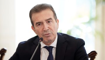 &Pi;ό&lambda;&epsilon;&mu;&omicron;&sigmaf; &sigma;&tau;&eta; &Mu;έ&sigma;&eta; &Alpha;&nu;&alpha;&tau;&omicron;&lambda;ή &kappa;&alpha;&iota; &Epsilon;&lambda;&lambda;ά&delta;&alpha;: &Pi;&omicron;ύ &epsilon;ί&pi;&epsilon; &omicron; &Mu;&iota;&chi;ά&lambda;&eta;&sigmaf; &Chi;&rho;&upsilon;&sigma;&omicron;&chi;&omicron;ΐ&delta;&eta;&sigmaf; ό&tau;&iota; &laquo;έ&chi;&omicron;&upsilon;&mu;&epsilon; &tau;&omicron; &nu;&omicron;&upsilon; &mu;&alpha;&sigmaf;&raquo;