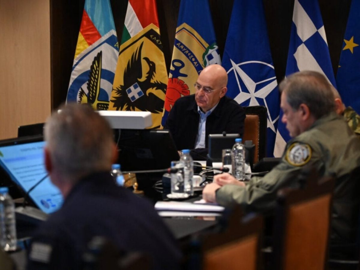 Πόλεμος στη Μέση Ανατολή: Εκτακτη σύσκεψη Δένδια με τους Αρχηγούς των Επιτελείων στο Πεντάγωνο