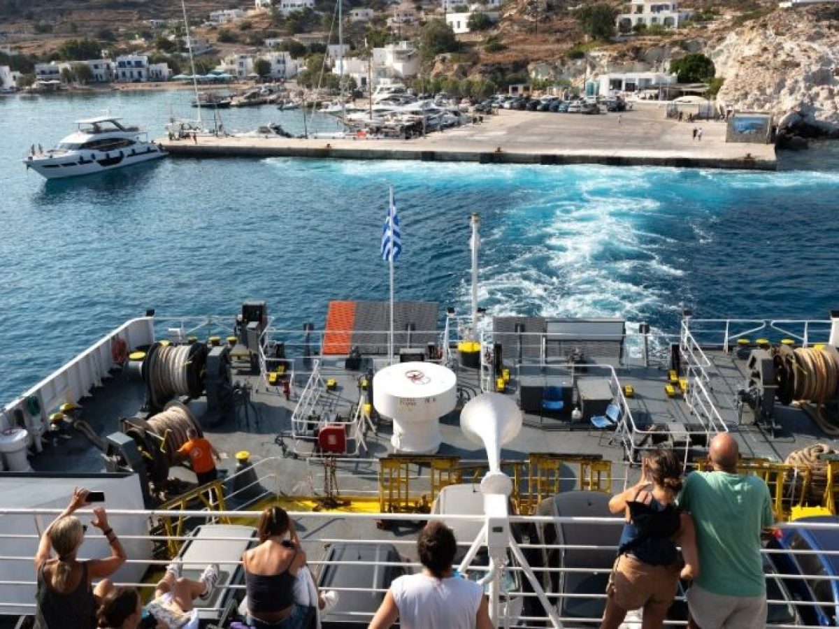 «Πονοκέφαλος» τα εισιτήρια της ακτοπλοΐας