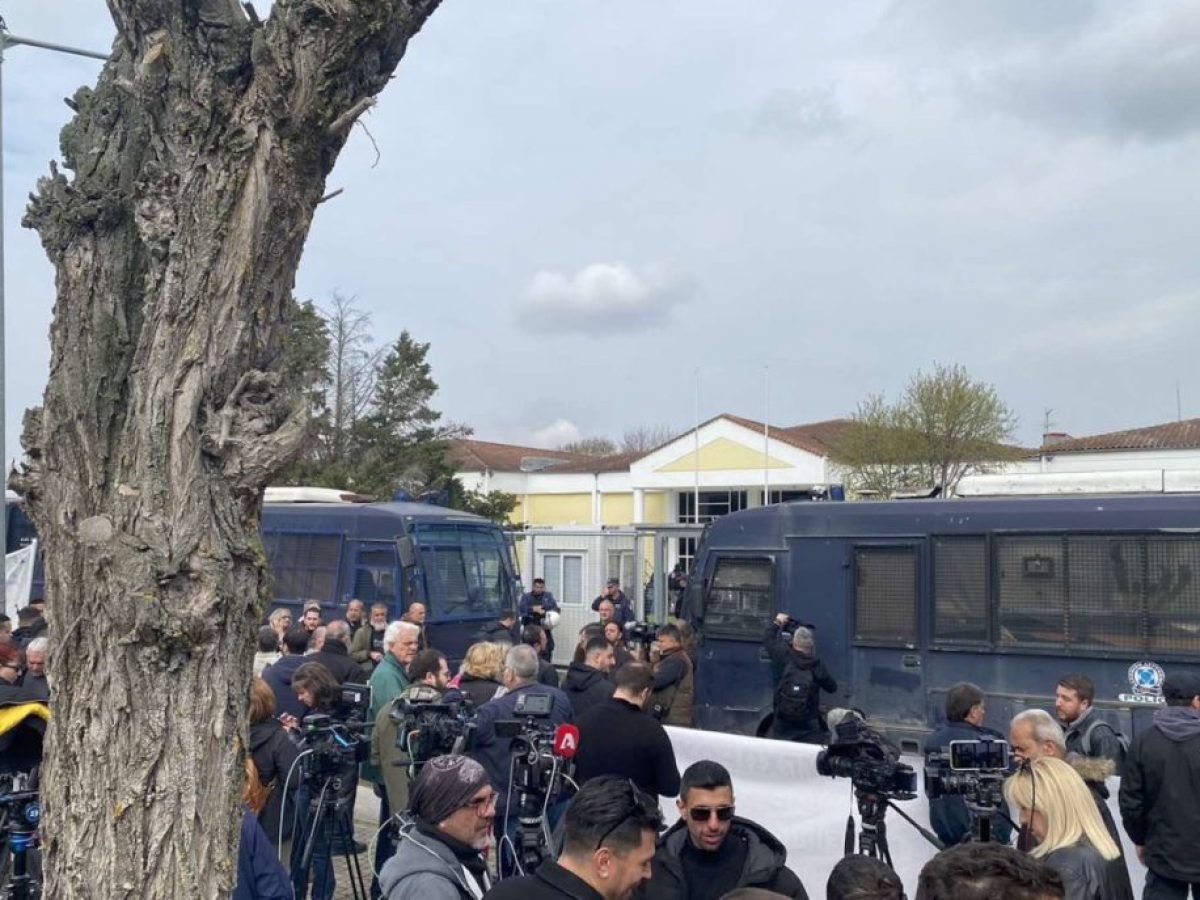 Πως θα επιτραπεί η τηλεοπτική μετάδοση της Δίκης Τεμπών