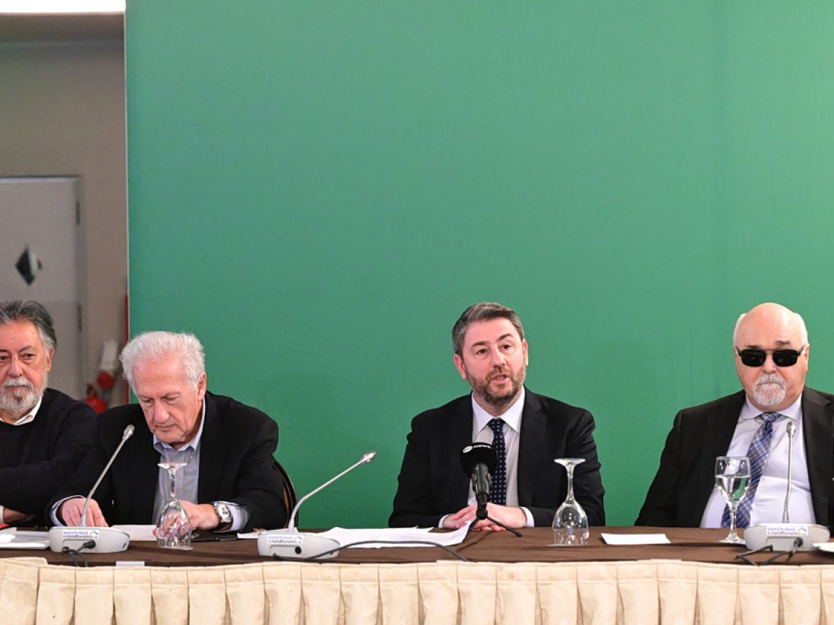 ΠΑΣΟΚ: Ενοποίηση του κόμματος για το μπόνους και συνέδριο πριν από την εκλογή αρχηγού στην ατζέντα Ανδρουλάκη