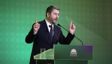 ΠΑΣΟΚ: Με Βερλέκη, Νικολόπουλο και Πελεγρίνη η διεύρυνση Ανδρουλάκη – Τα μηνύματα ενόψει συνεδρίου