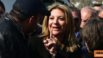 Ρούτσι για Καρυστιανού στη συγκέντρωση για τα Τέμπη: Την παρακαλούσα να μιλήσει, αλλά δεν ήθελε να περιμένει άλλο