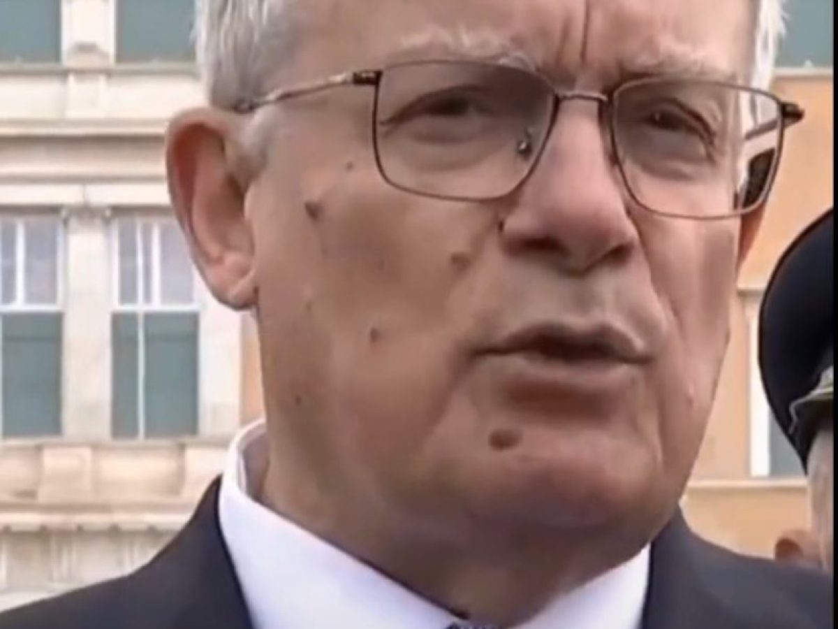 Σάλος με το 1981 του Τασουλα στην παρέλαση – Το ΠΑΣΟΚ τον έκανε βίντεο για το συνέδριο και γελάει μαζί του το πανελλήνιο