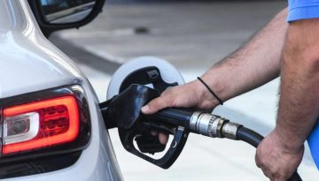 Σε 2 φάσεις τα μέτρα κατά της ακρίβειας λόγω Μέσης Ανατολής: Πλαφόν κέρδους σε καύσιμα και τρόφιμα και στο βάθος Fuel Pas