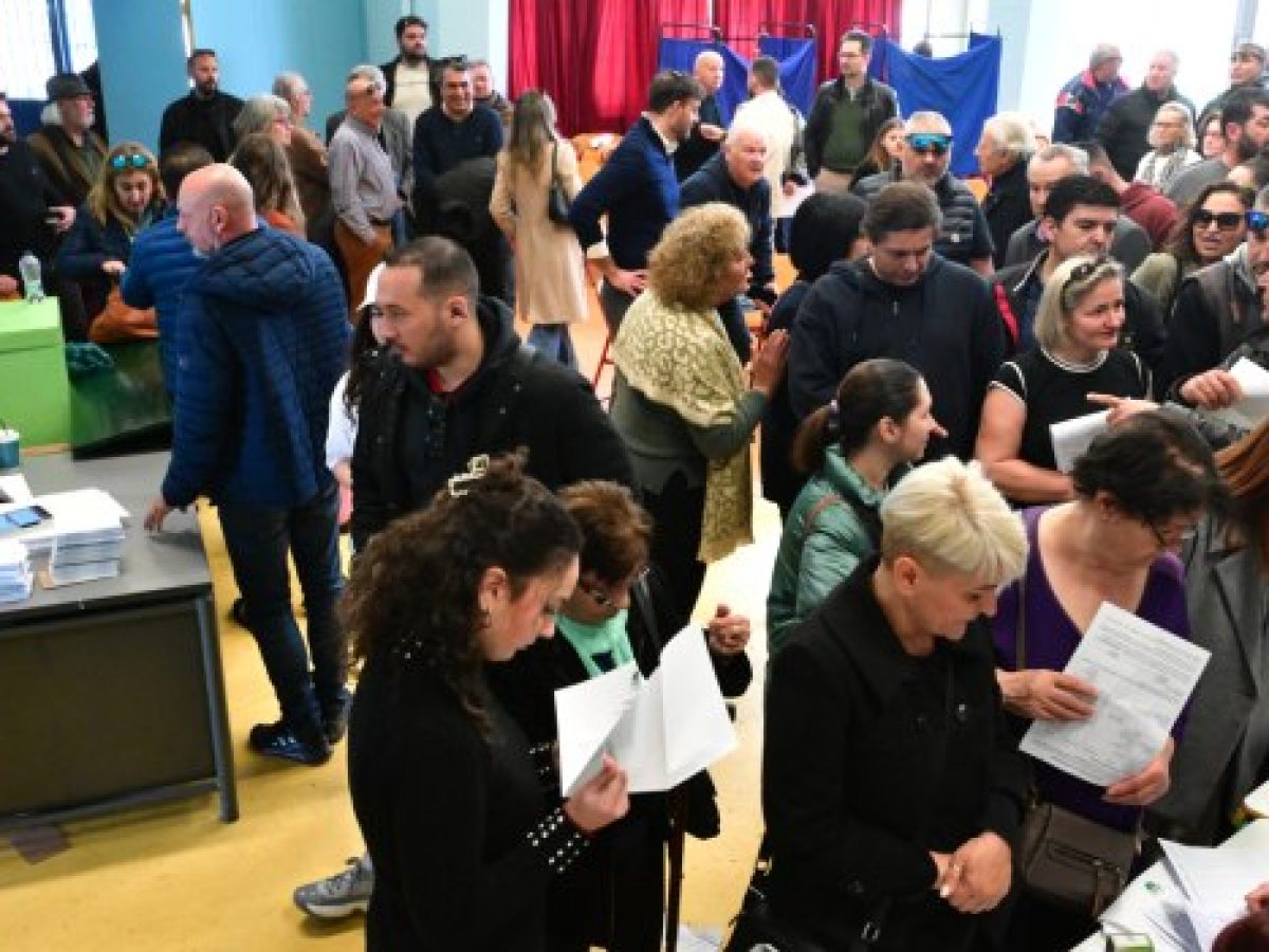 Σε εξέλιξη οι εσωκομματικές εκλογές στο ΠΑΣΟΚ για το συνέδριο – Τα πρώτα μηνύματα