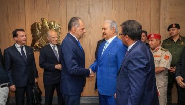 Σε Βεγγάζη το Σάββατο ο Γεραπετρίτης – τετ α τετ με Χαφτάρ
