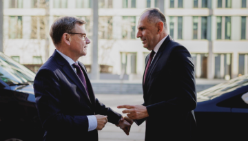 &Sigma;&upsilon;&mu;&pi;ό&rho;&epsilon;&upsilon;&sigma;&eta; &Epsilon;&lambda;&lambda;ά&delta;&alpha;&sigmaf;-&Gamma;&epsilon;&rho;&mu;&alpha;&nu;ί&alpha;&sigmaf; &sigma;&epsilon; &kappa;&alpha;ί&rho;&iota;&alpha; &zeta;&eta;&tau;ή&mu;&alpha;&tau;&alpha; &sigma;&tau;&eta; &sigma;&upsilon;&nu;ά&nu;&tau;&eta;&sigma;&eta; &Gamma;&epsilon;&rho;&alpha;&pi;&epsilon;&tau;&rho;ί&tau;&eta; &mu;&epsilon; &Beta;ά&nu;&tau;&epsilon;&phi;&omicron;&upsilon;&lambda;