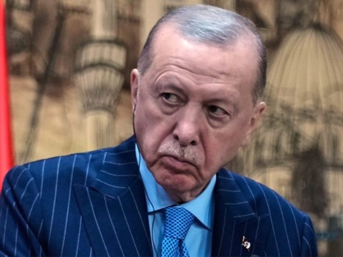 Σινάν Τζιντί κατά των «δήθεν φιλελεύθερων» της Τουρκίας: «Δεν μπορείς να λες ότι είσαι απέναντι στον Ερντογάν και μετά να