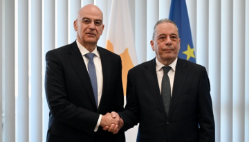 Συνάντηση Δένδια με τον Κύρπιο ομόλογο του: «Ο Κίμων επιστρέφει στην Κύπρο»