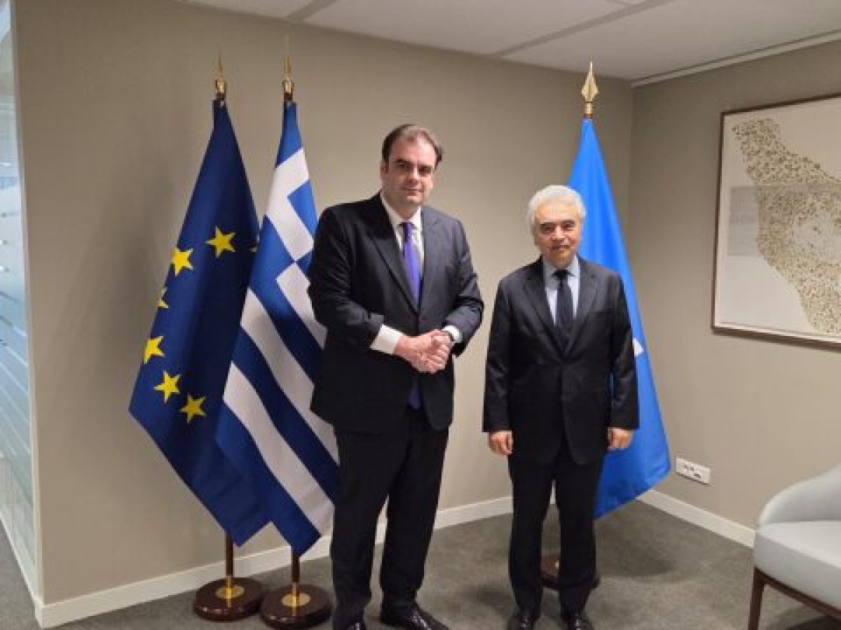 Συνάντηση Πιερρακάκη με τον εκτελεστικό διευθυντή του Διεθνούς Οργανισμού Ενέργειας