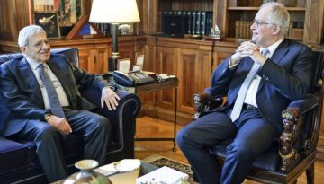 &Sigma;&upsilon;&nu;ά&nu;&tau;&eta;&sigma;&eta; &Tau;&alpha;&sigma;&omicron;ύ&lambda;&alpha; &ndash; &Gamma;&iota;&alpha;&nu;&nu;ί&tau;&sigma;&eta; &sigma;&tau;&omicron; &Pi;&rho;&omicron;&epsilon;&delta;&rho;&iota;&kappa;ό &Mu;έ&gamma;&alpha;&rho;&omicron;