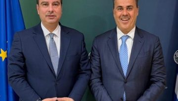 Συνάντηση του Θανάση Παπαθανάση με τον Σταύρο Παπασταύρου