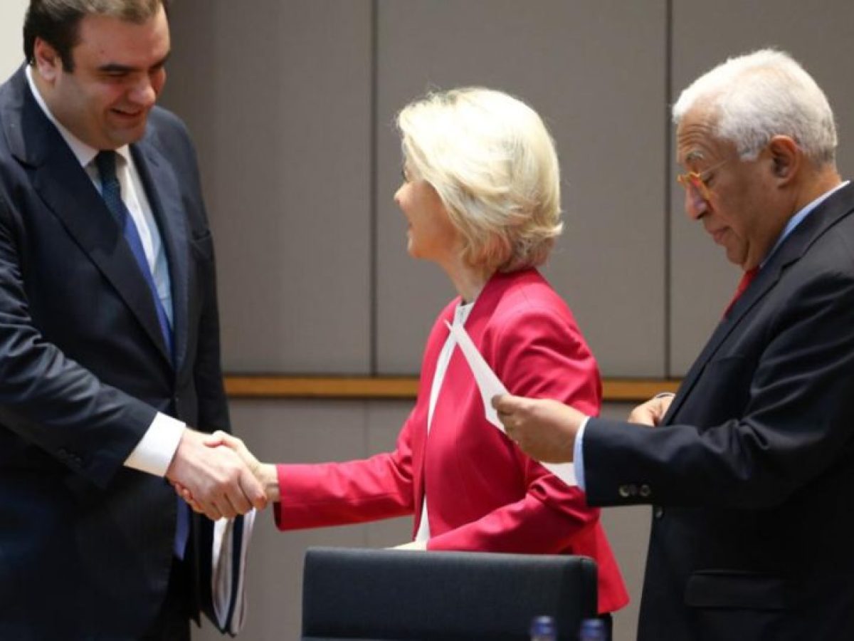 &Sigma;&upsilon;&nu;&alpha;&nu;&tau;ή&sigma;&epsilon;&iota;&sigmaf; &Pi;&iota;&epsilon;&rho;&rho;&alpha;&kappa;ά&kappa;&eta; &mu;&epsilon; &Alpha;&nu;&tau;ό&nu;&iota;&omicron; &Kappa;ό&sigma;&tau;&alpha; &kappa;&alpha;&iota; &Omicron;ύ&rho;&sigma;&omicron;&upsilon;&lambda;&alpha; &phi;&omicron;&nu; &nu;&tau;&epsilon;&rho; &Lambda;ά&iota;&epsilon;&nu; &sigma;&tau;&iota;&sigmaf; &Beta;&rho;&upsilon;&xi;έ&lambda;&lambda;&epsilon;&sigmaf; (Photos)