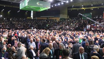 &Sigma;&upsilon;&nu;έ&delta;&rho;&iota;&omicron; &Pi;&alpha;&Sigma;&omicron;&Kappa;: &Tau;&omicron; &alpha;&delta;&iota;&alpha;&chi;ώ&rho;&eta;&tau;&omicron; &sigma;&tau;&omicron; &Tau;ά&epsilon; &Kappa;&beta;&omicron;&nu; &Nu;&tau;&omicron; &tau;&omicron;&upsilon; &Phi;&alpha;&lambda;ή&rho;&omicron;&upsilon;, &omicron;&iota; &pi;&rho;&omicron;&sigma;&epsilon;&lambda;&epsilon;ύ&sigma;&epsilon;&iota;&sigmaf;, &tau;&alpha; &laquo;&pi;&eta;&gamma;&alpha;&delta;ά&kappa;&iota;&alpha;&raquo;