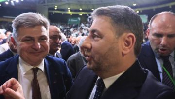 Συνέδριο ΠΑΣΟΚ 2026: Παρών ο ανεξάρτητος βουλευτής Νικόλας Φαραντούρης – Έγινε δεκτός με χειροκροτήματα 
