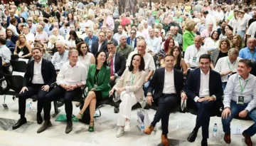 Συνέδριο ΠΑΣΟΚ: Η δυναμική των εσωκομματικών στρατοπέδων με βάση τις υποψηφιότητες για την εκλογή αντιπροσώπων