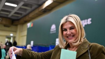 Συνέδριο ΠΑΣΟΚ: Η Θρασκιά που λάτρεψε τον μπαμπά Ανδρουλάκη και η «μάχη» της ψήφου έξω από τα γραφεία των «κορυφαίων»