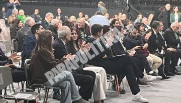 Συνέδριο ΠΑΣΟΚ: Με τη νέα γενιά και μέλη της σπουδάζουσας ο Απόστολος Κακλαμάνης