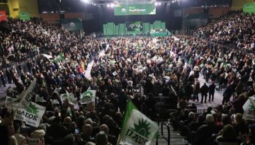 Συνέδριο ΠΑΣΟΚ: Σχεδόν ομόφωνα πέρασαν οι καταστατικές αλλαγές και η διακήρυξη για την μετεκλογική στρατηγική – Δεν κατέθ