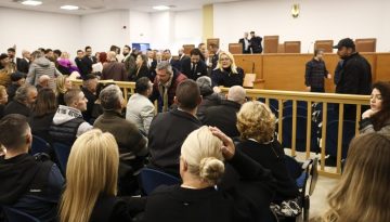 &Sigma;&Upsilon;&Rho;&Iota;&Zeta;&Alpha; &gamma;&iota;&alpha; &tau;&omicron; &alpha;&lambda;&alpha;&lambda;&omicron;ύ&mu; &sigma;&tau;&eta; &delta;ί&kappa;&eta; &tau;&omega;&nu; &Tau;&epsilon;&mu;&pi;ώ&nu;: &Lambda;ί&gamma;&eta; &nu;&tau;&rho;&omicron;&pi;ή, &kappa;. &Phi;&lambda;&omega;&rho;ί&delta;&eta;