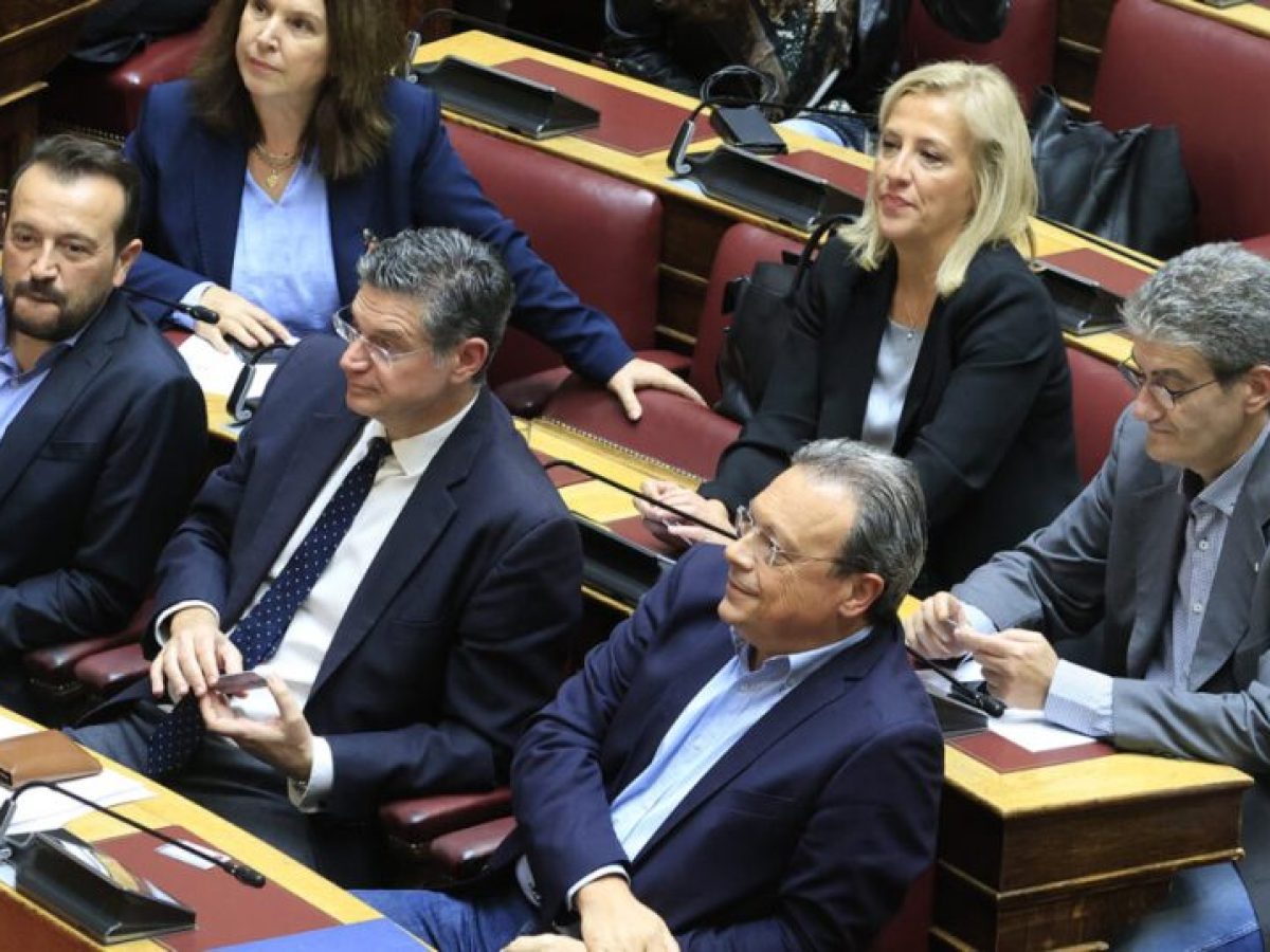 &Sigma;&Upsilon;&Rho;&Iota;&Zeta;&Alpha;: &laquo;&Pi;&omicron;&iota;&omicron;&sigmaf; &chi;&tau;ύ&pi;&eta;&sigma;&epsilon; &tau;&omicron; &epsilon;&lambda;&lambda;&eta;&nu;&iota;&kappa;ό &tau;ά&nu;&kappa;&epsilon;&rho; &sigma;&tau;&omicron; &Nu;&omicron;&beta;&omicron;&rho;&omicron;&sigma;ί&sigma;&kappa;;&raquo; &ndash; &Gamma;&iota;&alpha;&tau;ί &eta; &kappa;&upsilon;&beta;έ&rho;&nu;&eta;&sigma;&eta; &delta;&epsilon;&nu; &kappa;&alpha;&tau;&omicron;&nu;&omicron;&mu;ά&zeta;&epsilon;&iota; &tau;&eta;&nu; &Omicron;&upsilon;&kappa;&rho;&alpha;&nu;ί&alpha;;