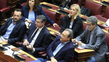 &Sigma;&Upsilon;&Rho;&Iota;&Zeta;&Alpha;: &laquo;&Pi;&omicron;&iota;&omicron;&sigmaf; &chi;&tau;ύ&pi;&eta;&sigma;&epsilon; &tau;&omicron; &epsilon;&lambda;&lambda;&eta;&nu;&iota;&kappa;ό &tau;ά&nu;&kappa;&epsilon;&rho; &sigma;&tau;&omicron; &Nu;&omicron;&beta;&omicron;&rho;&omicron;&sigma;ί&sigma;&kappa;;&raquo; &ndash; &Gamma;&iota;&alpha;&tau;ί &eta; &kappa;&upsilon;&beta;έ&rho;&nu;&eta;&sigma;&eta; &delta;&epsilon;&nu; &kappa;&alpha;&tau;&omicron;&nu;&omicron;&mu;ά&zeta;&epsilon;&iota; &tau;&eta;&nu; &Omicron;&upsilon;&kappa;&rho;&alpha;&nu;ί&alpha;;