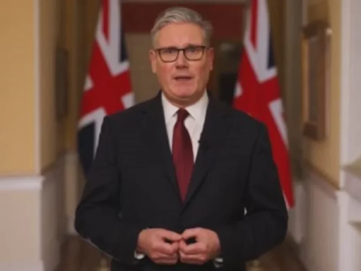 Στάρμερ: Η Βρετανία στέλνει στην Κύπρο ελικόπτερα και το HMS Dragon