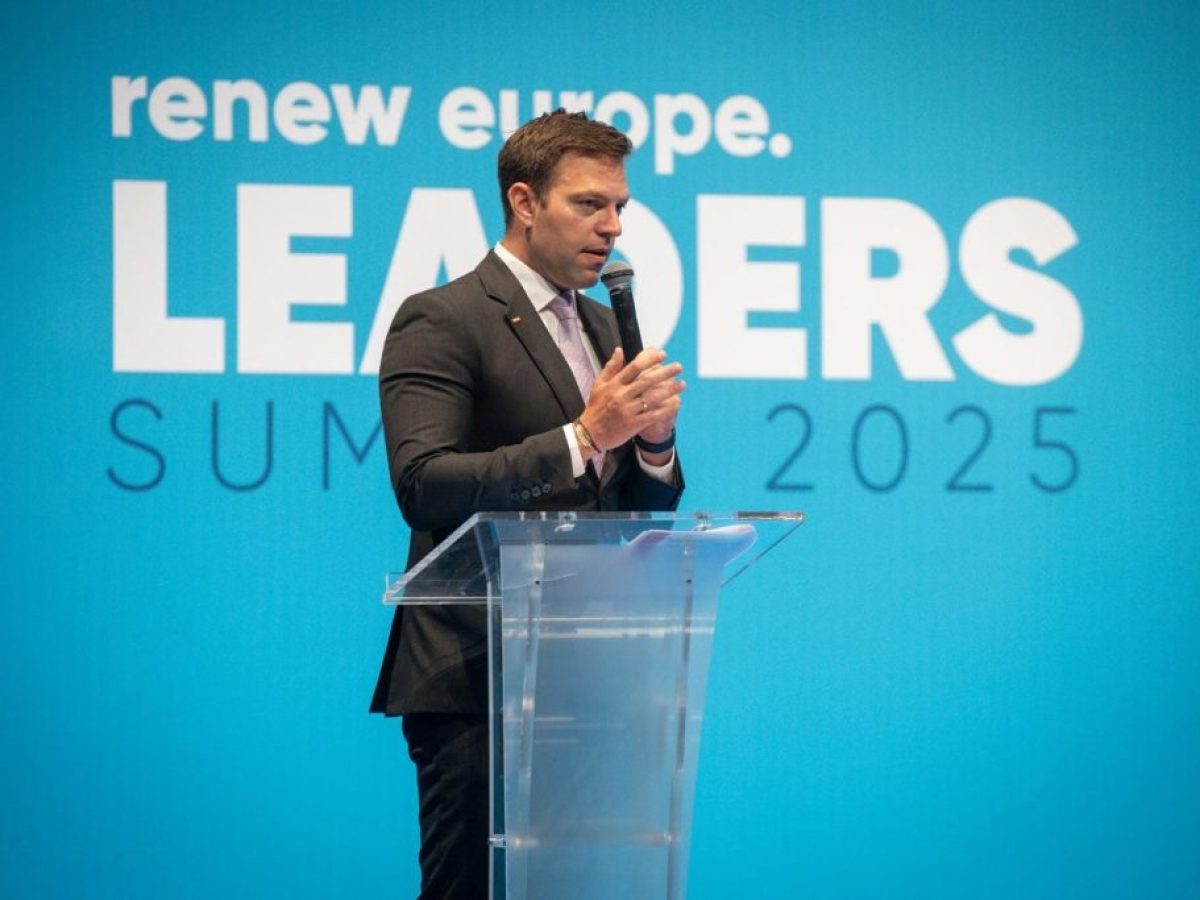 Στέφανος Κασσελακης: Ο χρυσαυγιτισμός δεν εξαφανίστηκε Περιμένει Μεταμφιέζεται Μακιγιάρεται Βρίσκει νέους τρόπους έκφραση