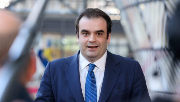 Στη Σύνοδο Κορυφής σήμερα Μητσοτάκης και Πιερρακάκης με «βαριά ατζέντα»: Τα Στενά του Ορμούζ, τα μέτρα στήριξης κατά της