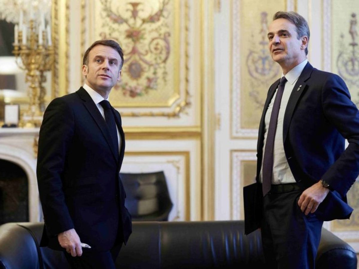 Στην Κύπρο μεταβαίνουν αύριο Μητσοτάκης και Μακρόν