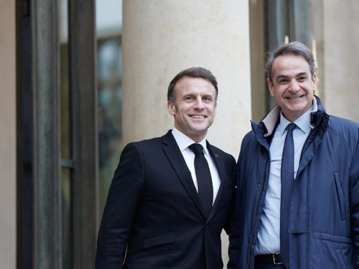 Στην Κύπρο σήμερα Μητσοτάκης και Μακρόν