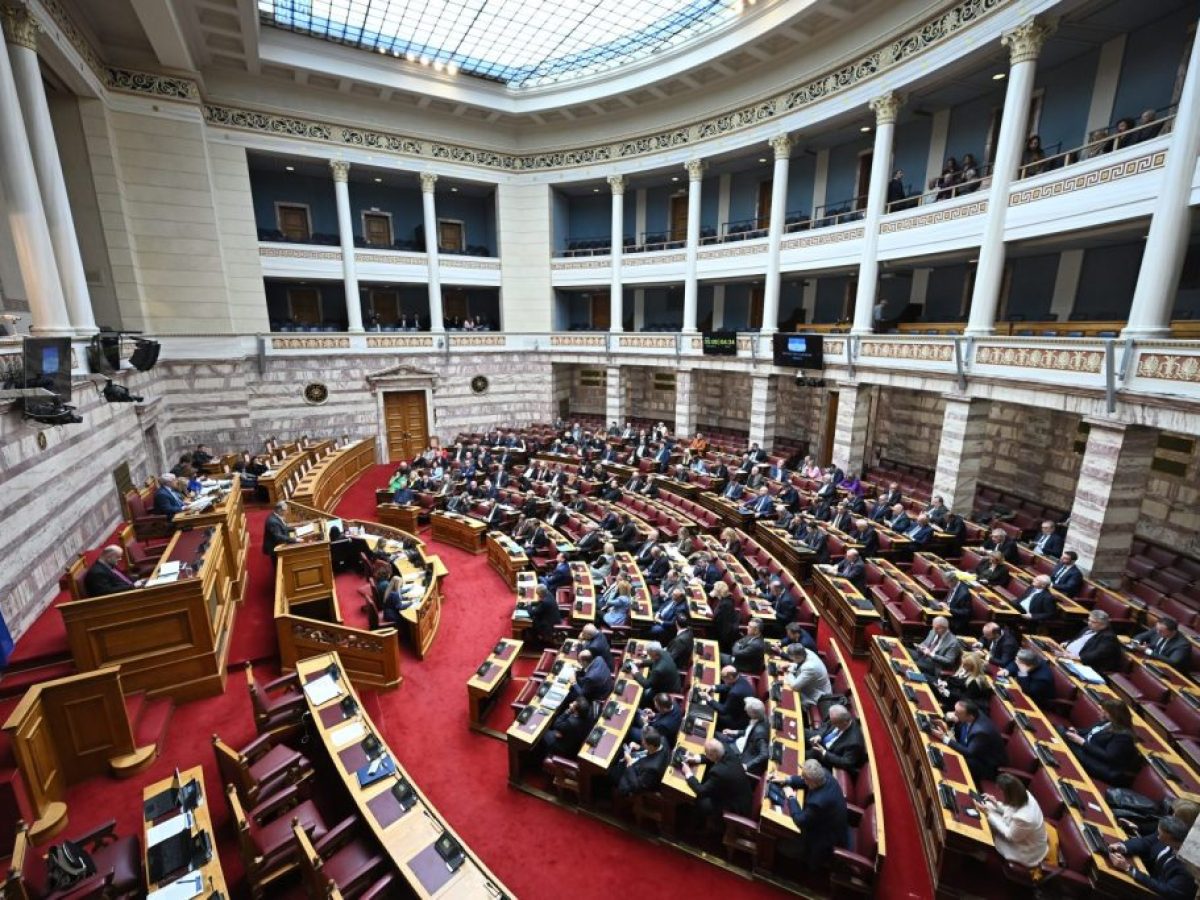 Στην ολομέλεια, το ΙΒ, η Σχοπλή παραστατικών τεχνών και ρύθμιση για τα Τέμπη