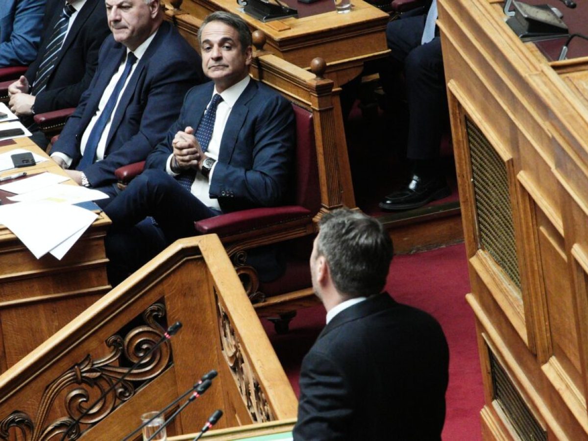 Στις 12:00 η συνάντηση Μητσοτάκη – Ανδρουλάκη στη Βουλή για τις εξελίξεις στη Μέση Ανατολή – Έκτακτη σύγκληση του Εθνικού