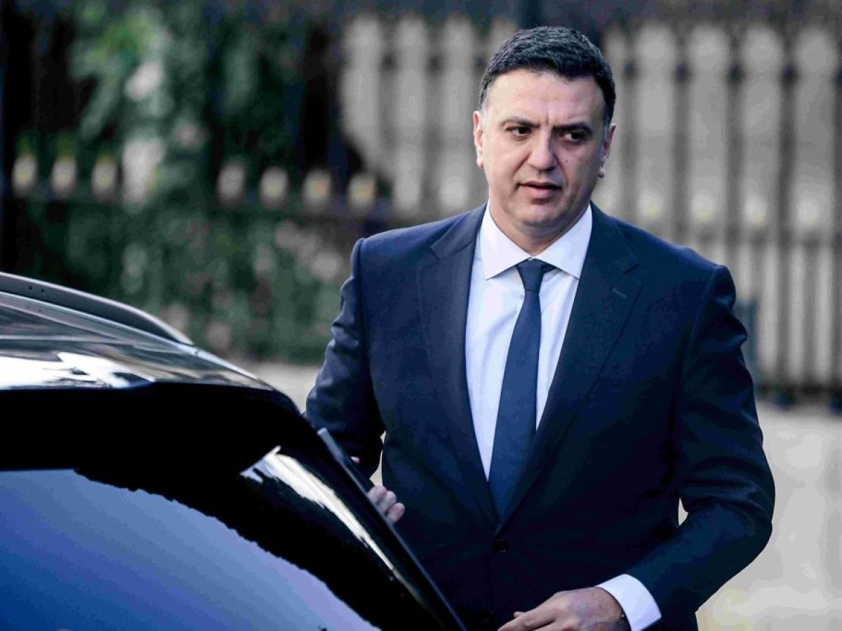 &Sigma;&tau;&omicron; Ά&gamma;&iota;&omicron; Ό&rho;&omicron;&sigmaf; &omicron; &Beta;. &Kappa;&iota;&kappa;ί&lambda;&iota;&alpha;&sigmaf; &gamma;&iota;&alpha; &alpha;&upsilon;&tau;&omicron;&psi;ί&epsilon;&sigmaf; &sigma;&epsilon; &lambda;&iota;&mu;έ&nu;&epsilon;&sigmaf;