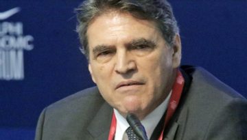 &Sigma;&tau;&omicron; Alithia Forum &tau;&eta;&sigmaf; &kappa;&upsilon;&beta;έ&rho;&nu;&eta;&sigma;&eta;&sigmaf; &eta; &delta;&eta;&mu;&omicron;&sigma;&kappa;&omicron;&pi;&iota;&kappa;ή Marc &pi;&omicron;&upsilon; &epsilon;&lambda;έ&gamma;&chi;&epsilon;&tau;&alpha;&iota; &gamma;&iota;&alpha; &epsilon;&iota;&kappa;&omicron;&nu;&iota;&kappa;ά &tau;&iota;&mu;&omicron;&lambda;ό&gamma;&iota;&alpha; &alpha;&xi;ί&alpha;&sigmaf; &chi;&iota;&lambda;&iota;ά&delta;&omega;&nu; &epsilon;&upsilon;&rho;ώ