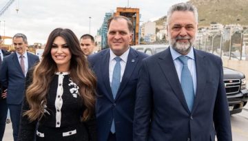 Στο λιμάνι του Πειραιά η Πρέσβης των ΗΠΑ