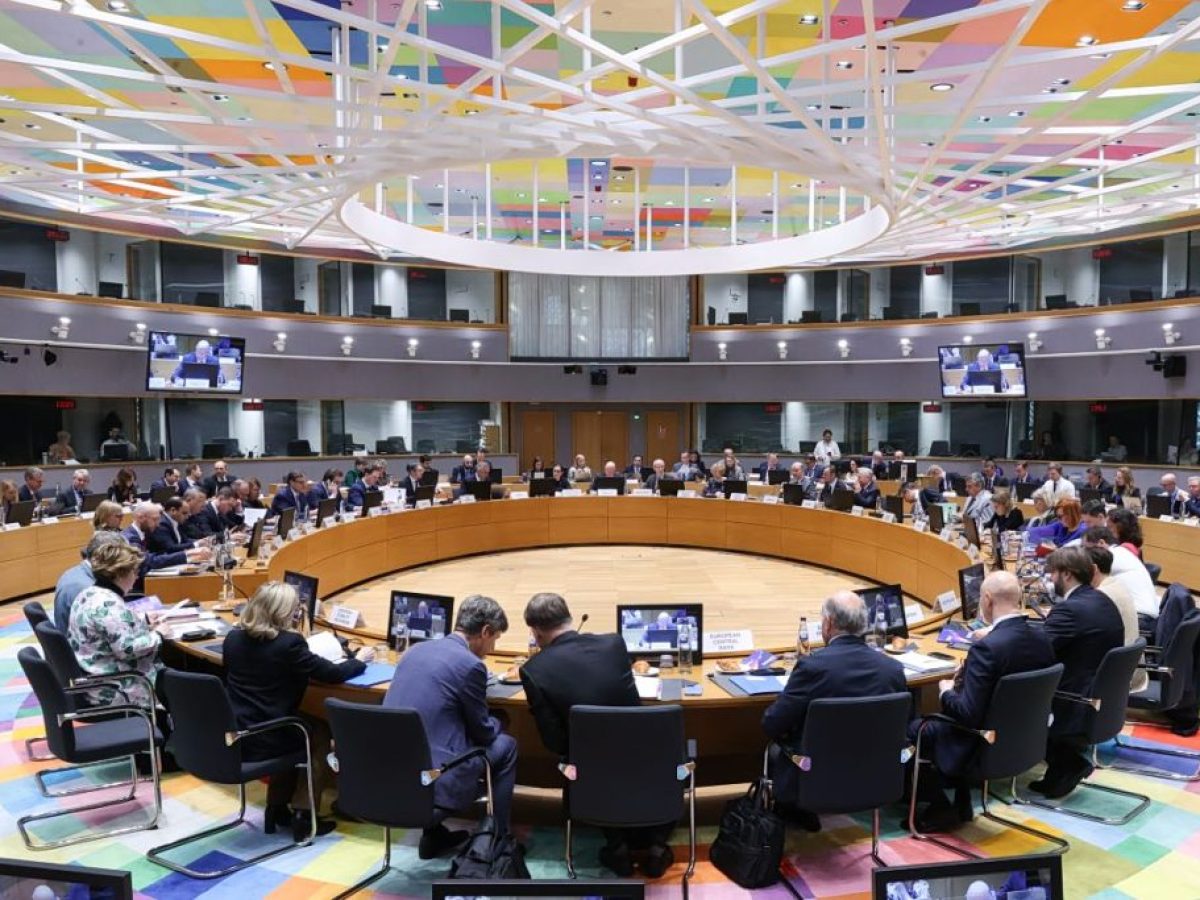 Στο «war room» του Eurogroup