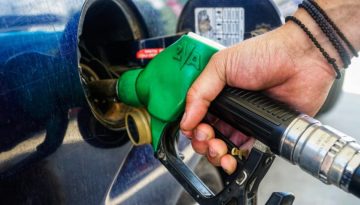 Τα μέτρα που εξετάζει η κυβέρνηση για αισχροκέρδεια, στήριξη πολιτών και επιχειρήσεων λόγω του πολέμου στη Μέση Ανατολή