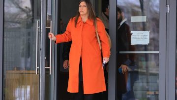 &Tau;έ&mu;&pi;&eta;: &Mu;ή&nu;&upsilon;&sigma;&eta; &kappa;&alpha;&tau;ά &delta;&iota;&kappa;&alpha;&sigma;&tau;&iota;&kappa;ώ&nu; &lambda;&epsilon;&iota;&tau;&omicron;&upsilon;&rho;&gamma;ώ&nu; &kappa;&alpha;&tau;έ&theta;&epsilon;&sigma;&epsilon; &eta; &Zeta;&omega;ή &Kappa;&omega;&nu;&sigma;&tau;&alpha;&nu;&tau;&omicron;&pi;&omicron;ύ&lambda;&omicron;&upsilon;
