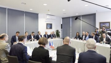 Τι ειπώθηκε στην τριμερή συνάντηση Μακρόν, Μητσοτάκη, Χριστοδουλίδη