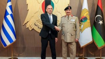 Τι συζήτησε με τον Χαφτάρ ο Γεραπετρίτης – Η οριοθέτηση ΑΟΖ και η «σκιά» του τουρκολιβυκού μνημονίου