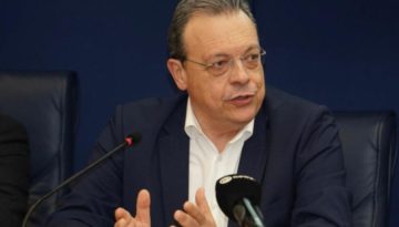 Τηλεφωνική επικοινωνία του Σωκράτη Φάμελλου με τον Γενικό Γραμματέα του ΑΚΕΛ