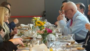 &Tau;&omicron; &gamma;&epsilon;ύ&mu;&alpha; &Kappa;&alpha;&kappa;&lambda;&alpha;&mu;ά&nu;&eta; &sigma;&tau;&eta;&nu; &laquo;&Pi;&upsilon;&xi;ί&delta;&alpha;&raquo; &kappa;&alpha;&iota; &eta; &kappa;&omicron;&upsilon;&beta;έ&nu;&tau;&alpha; &gamma;&iota;&alpha; &tau;&eta;&nu; &Alpha;&Epsilon;&Kappa;