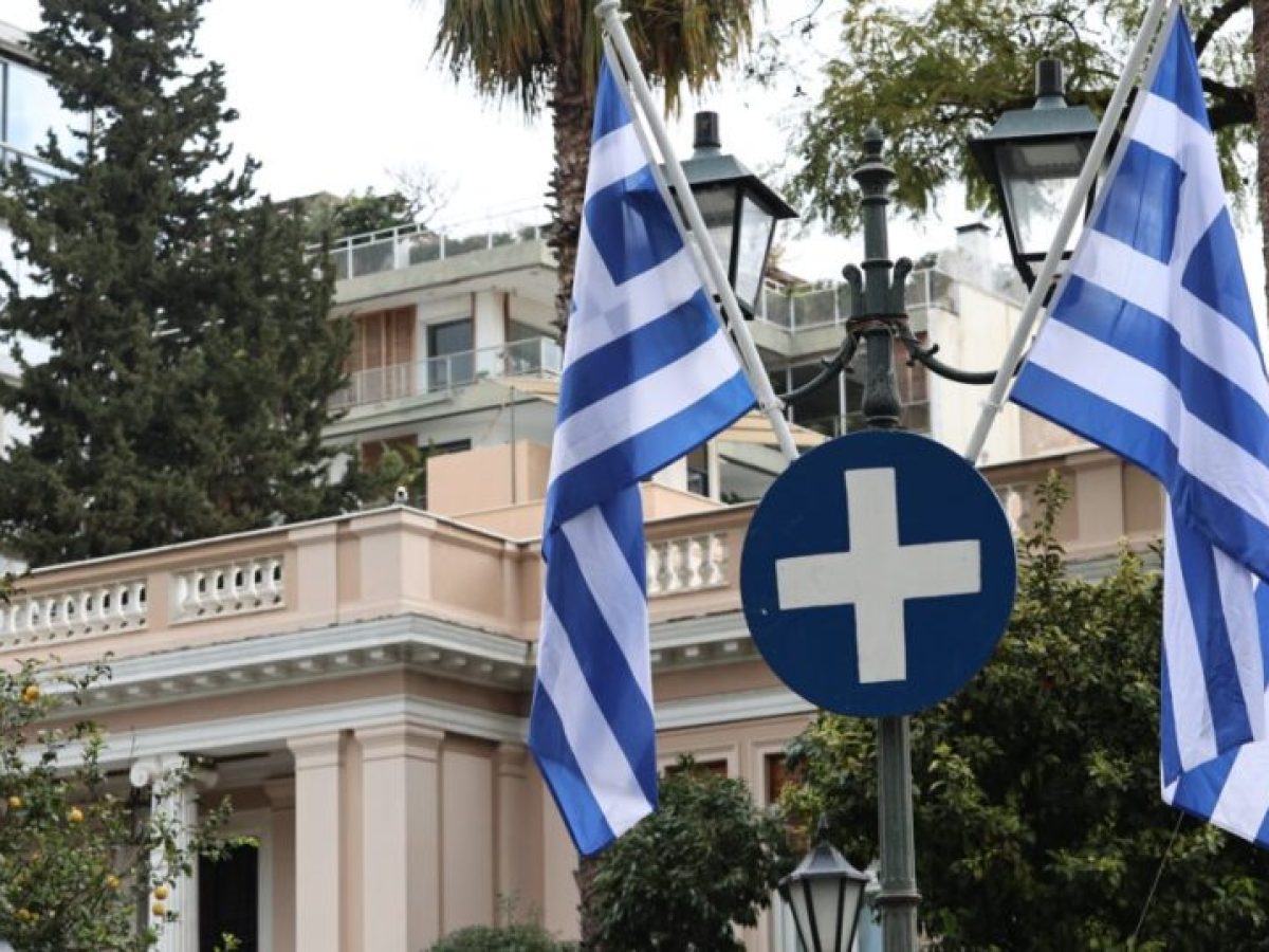 Το Μαξίμου βάζει τέλος στις συζητήσεις για πρόωρες εκλογές, αλλά τα αντίθετα σενάρια φουντώνουν