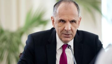 Το παρασκήνιο της συνάντησης Γεραπετρίτη – Βάντεφουλ στο Βερολίνο: Πώς τέθηκε το ζήτημα των γερμανικών αποζημιώσεων – Η α