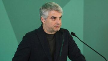 Το ΠΑΣΟΚ σε νέα δίνη εσωστρέφειας μετά τη διαγραφή του Οδυσσέα Κωνσταντινόπουλου